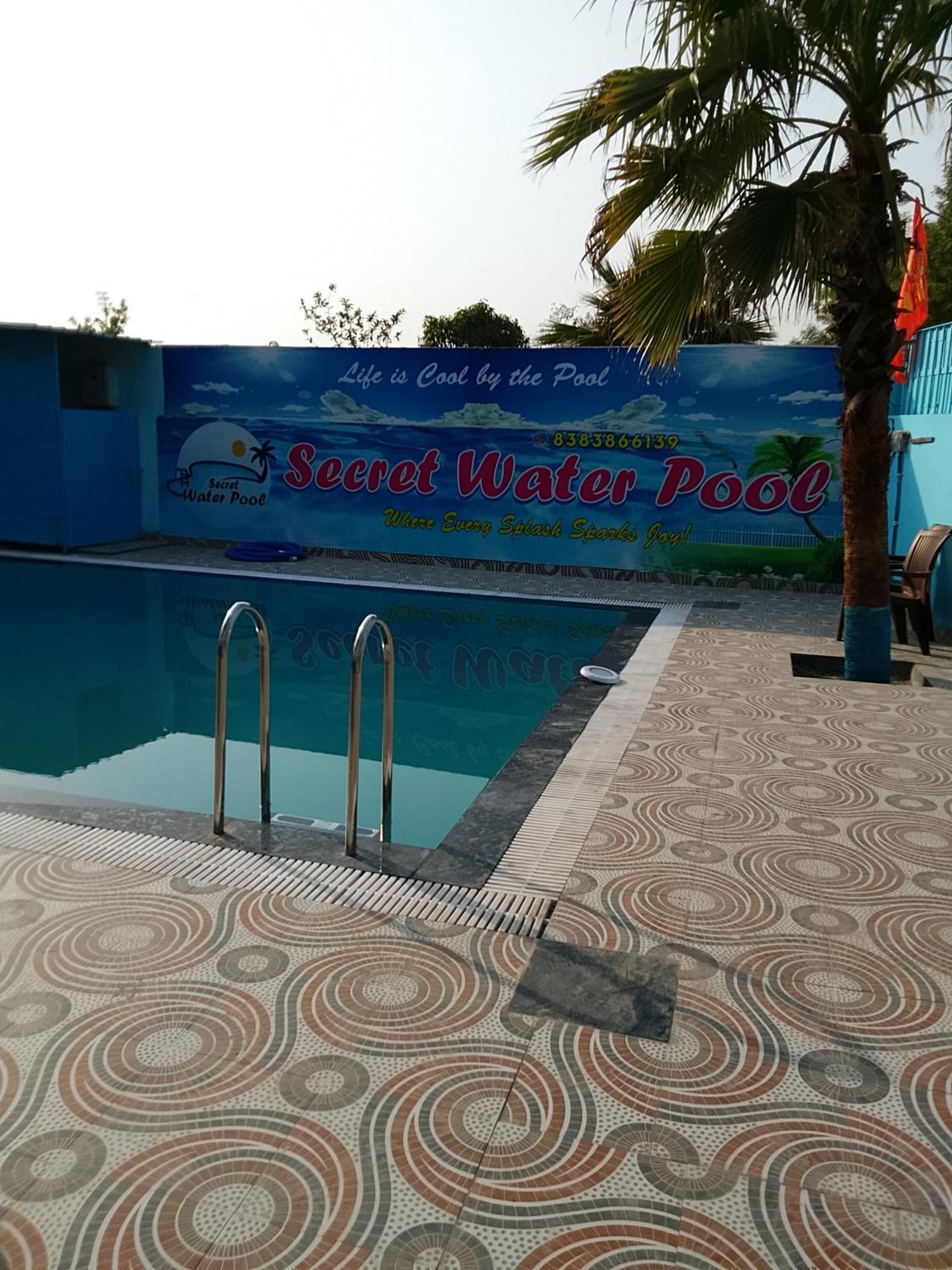 Secretwaterpool And Rooms Greater Noida Exterior foto